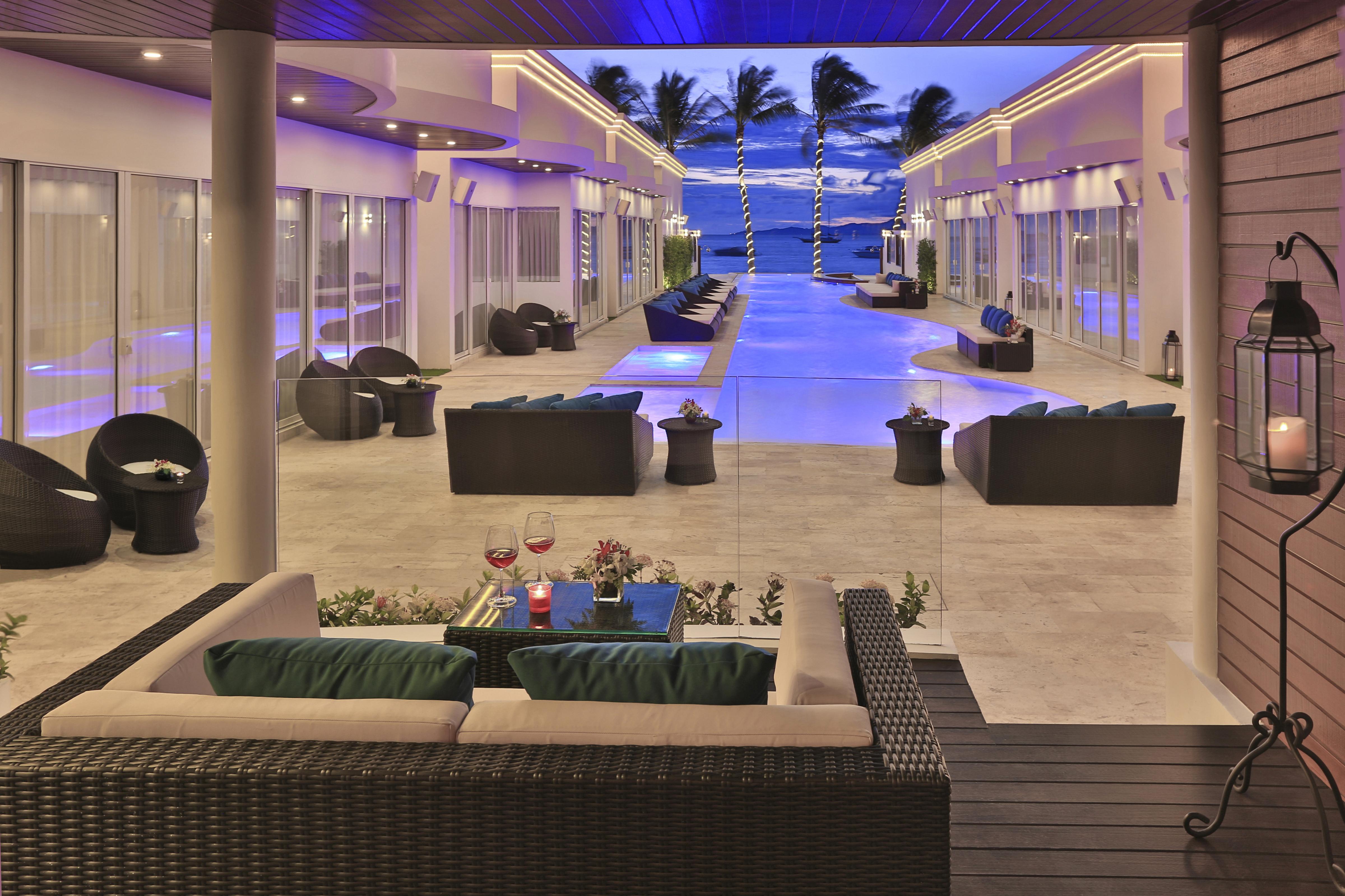 The Privilege Hotel Ezra Beach Club Pantai Bangrak Luaran gambar