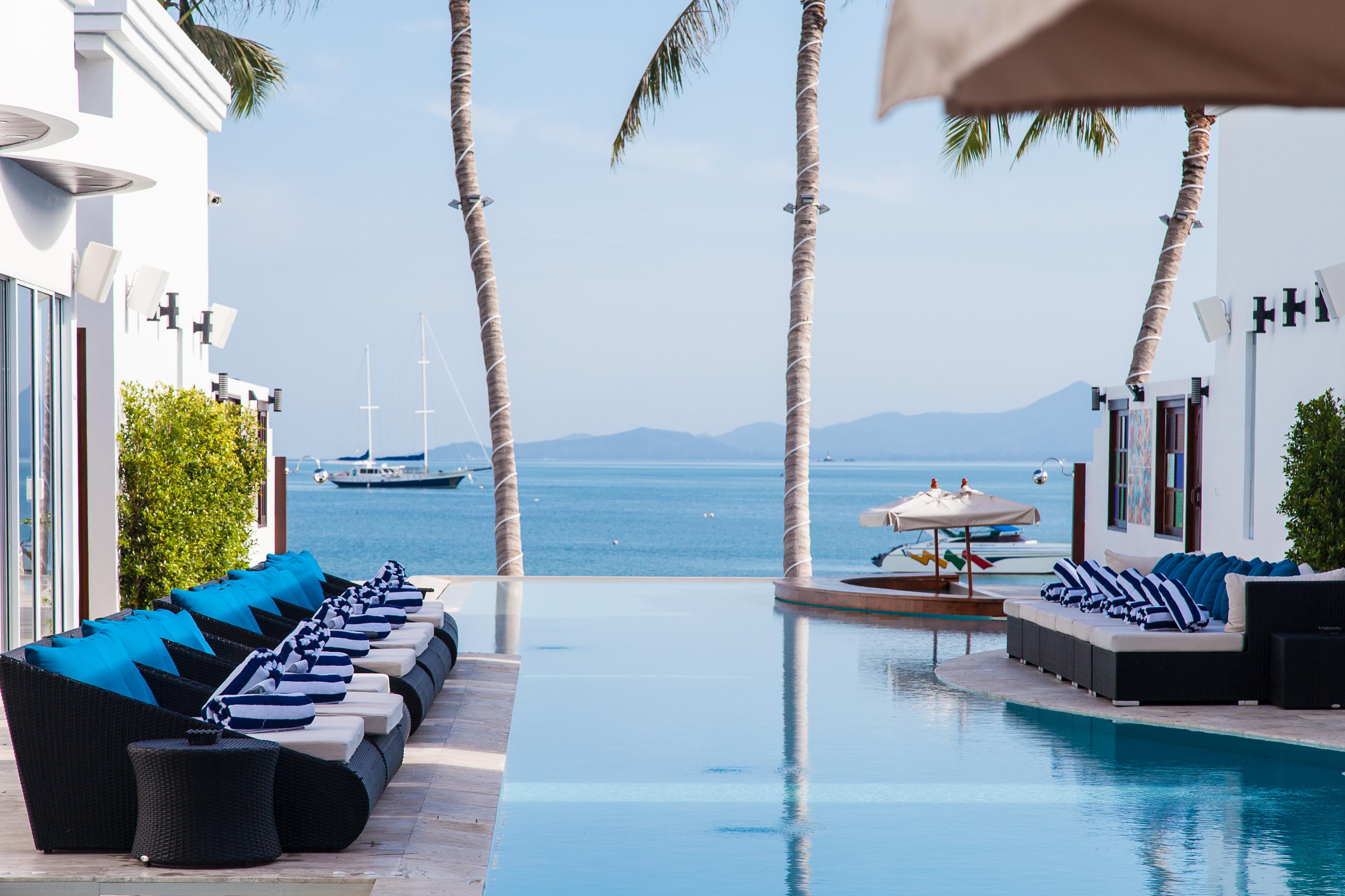 The Privilege Hotel Ezra Beach Club Pantai Bangrak Luaran gambar