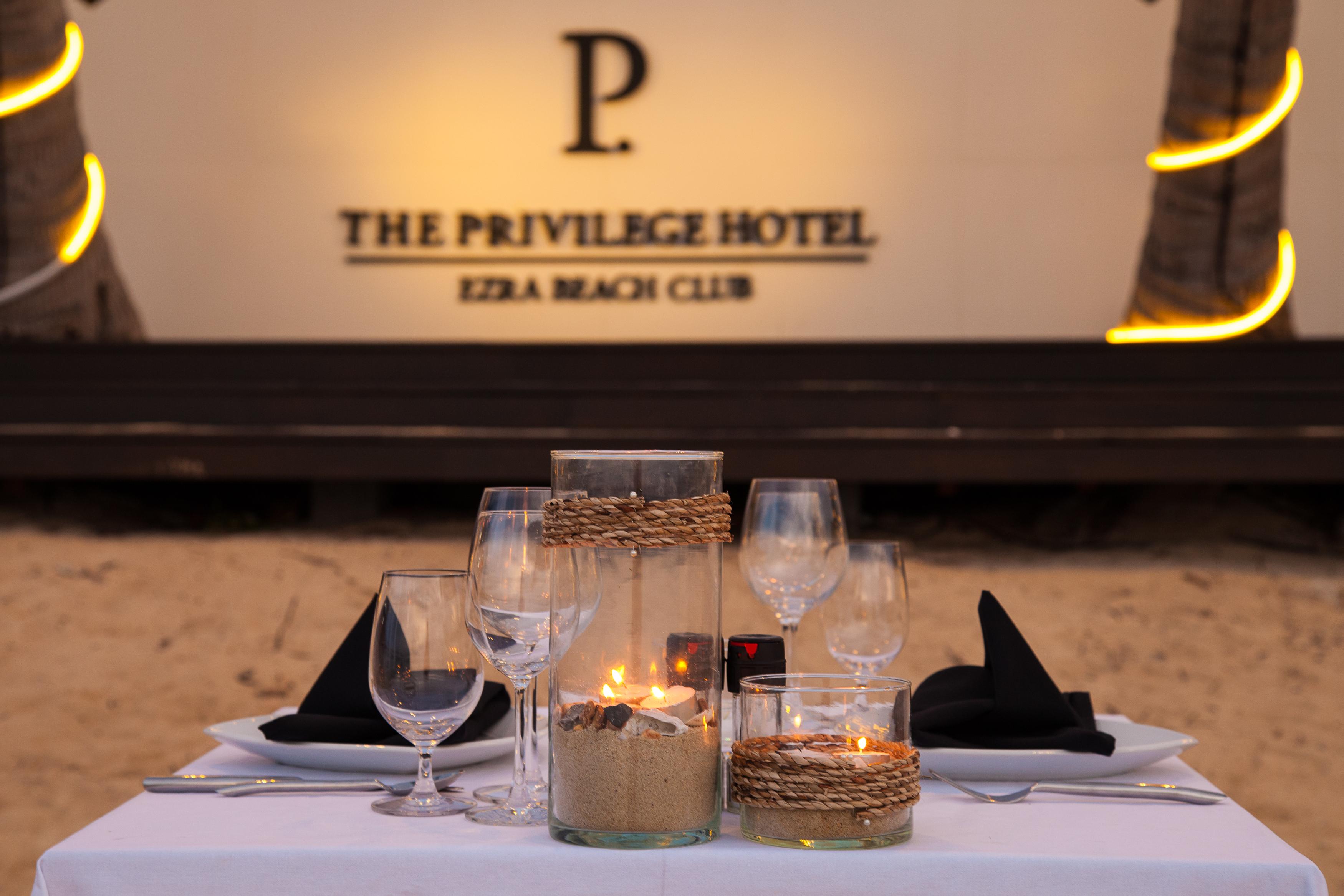 The Privilege Hotel Ezra Beach Club Pantai Bangrak Luaran gambar