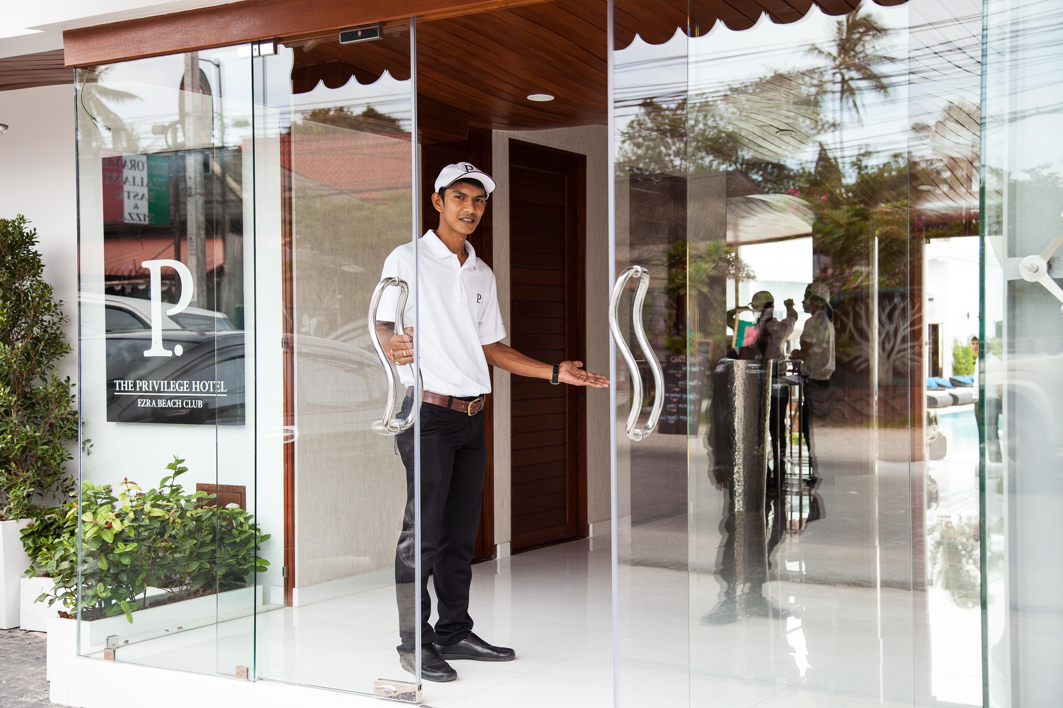 The Privilege Hotel Ezra Beach Club Pantai Bangrak Luaran gambar